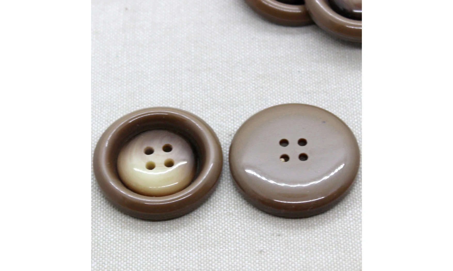 6 boutons / 35MM / Marron