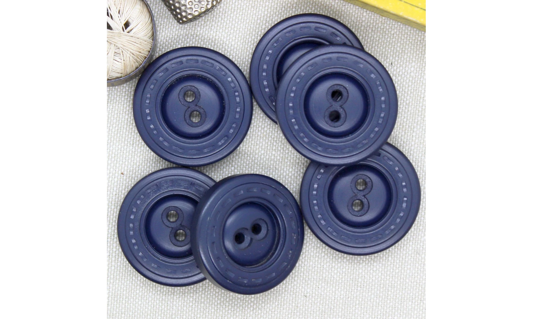 Vintage Button 541B