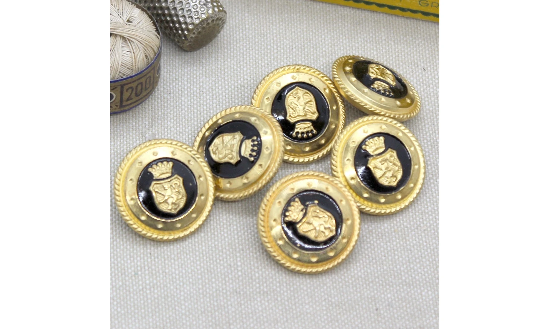 Vintage Button 421B