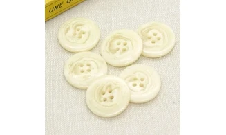 6 boutons / 24,5MM / Ivoire