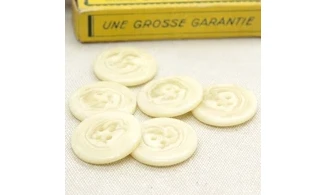 6 boutons / 24,5MM / Ivoire