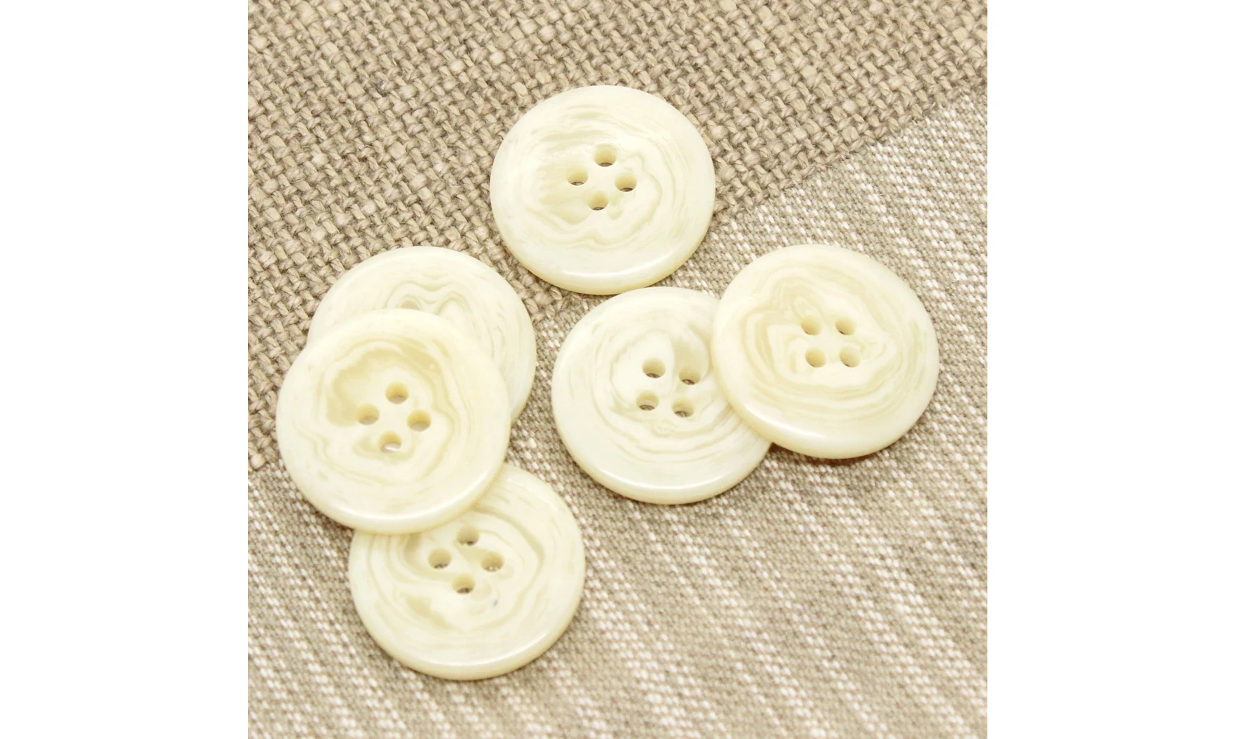 Vintage button 059A