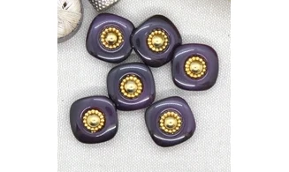 Vintage Button 424B