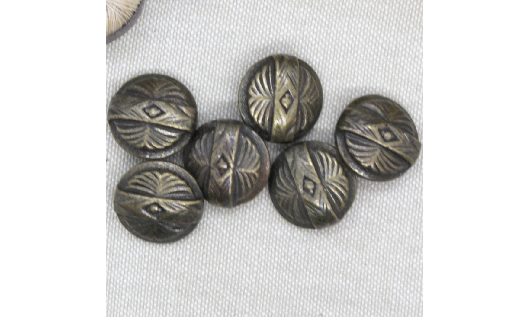 6 boutons / 19MM / Bronze