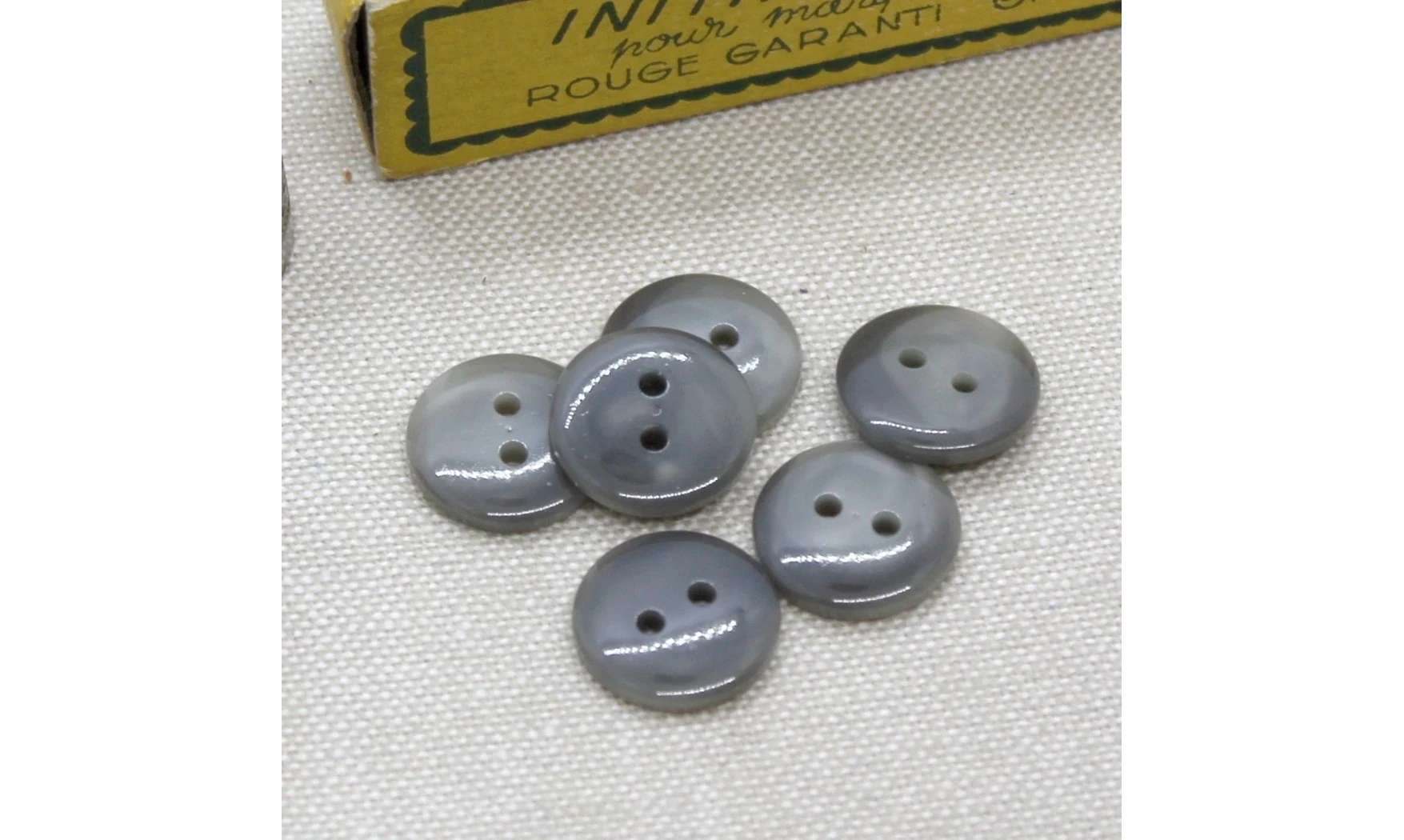 6 boutons / 14MM / Gris