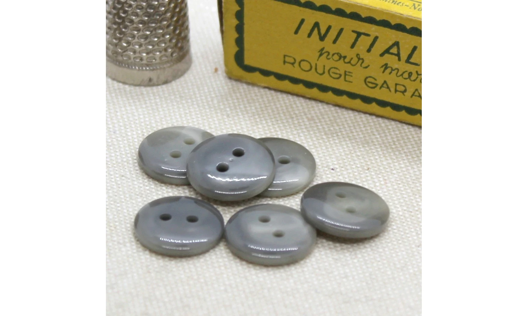 6 boutons / 14MM / Gris