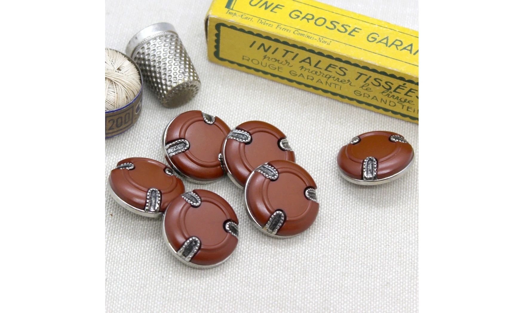 6 boutons / 22MM / Brun Caramel