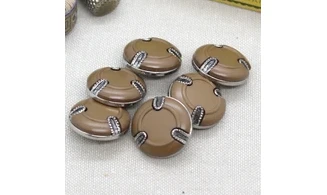 6 boutons / 22MM / Brun