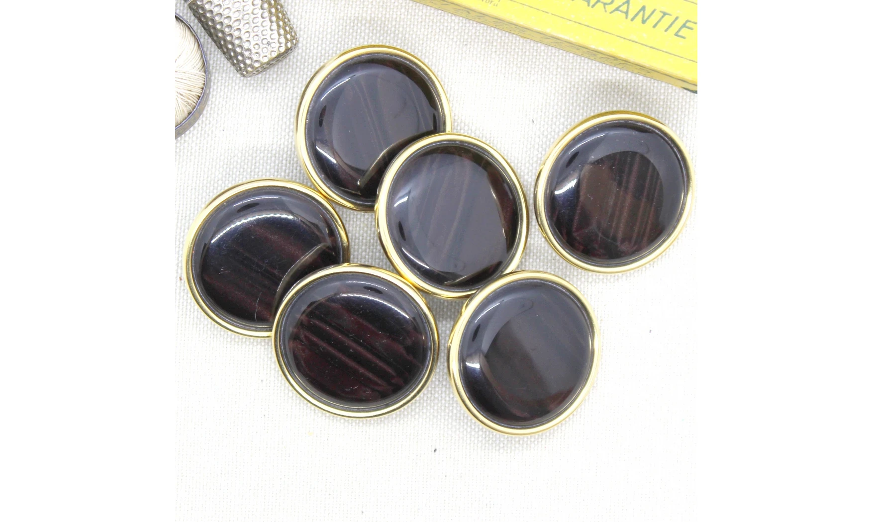 6 boutons / 32MM / Cabochon Brun et or