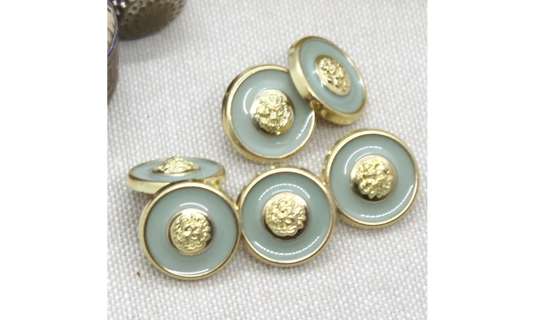 6 boutons / 15MM / Vert Centre doré