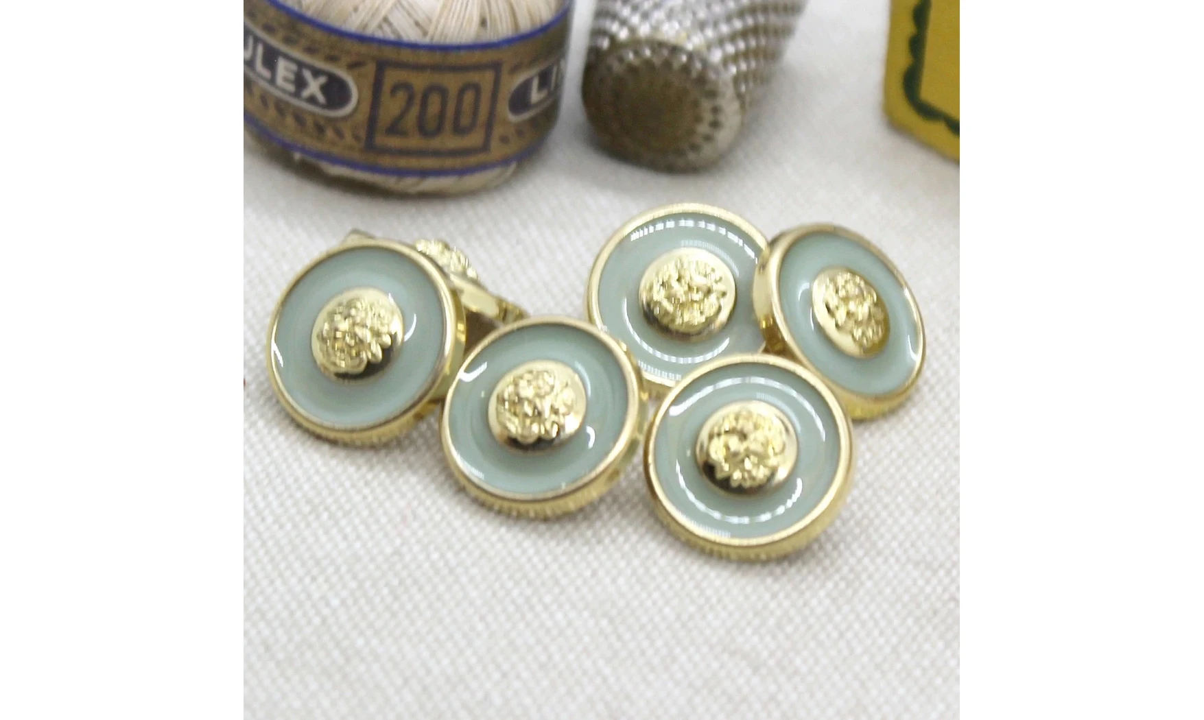 6 boutons / 15MM / Vert Centre doré