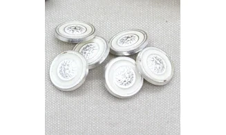 6 boutons / 18MM / Blanc Centre argent