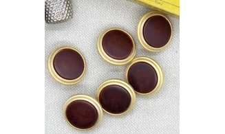 6 boutons / 19MM / Rouge Contour doré