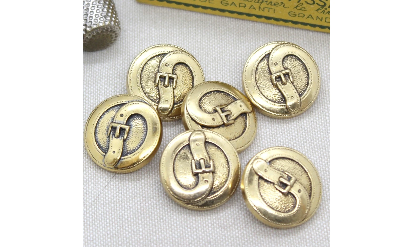 6 boutons / 23MM / Ceinture or