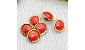 6 boutons / 14MM / Rouge nacré et or
