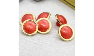 6 boutons / 14MM / Rouge nacré et or