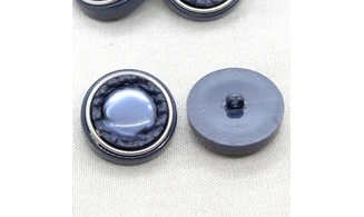 Vintage Button 498B
