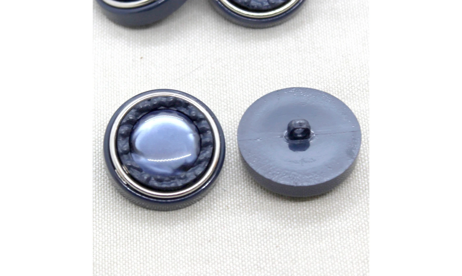 Vintage Button 498B