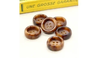 6 boutons / 18MM / Brun Ambre