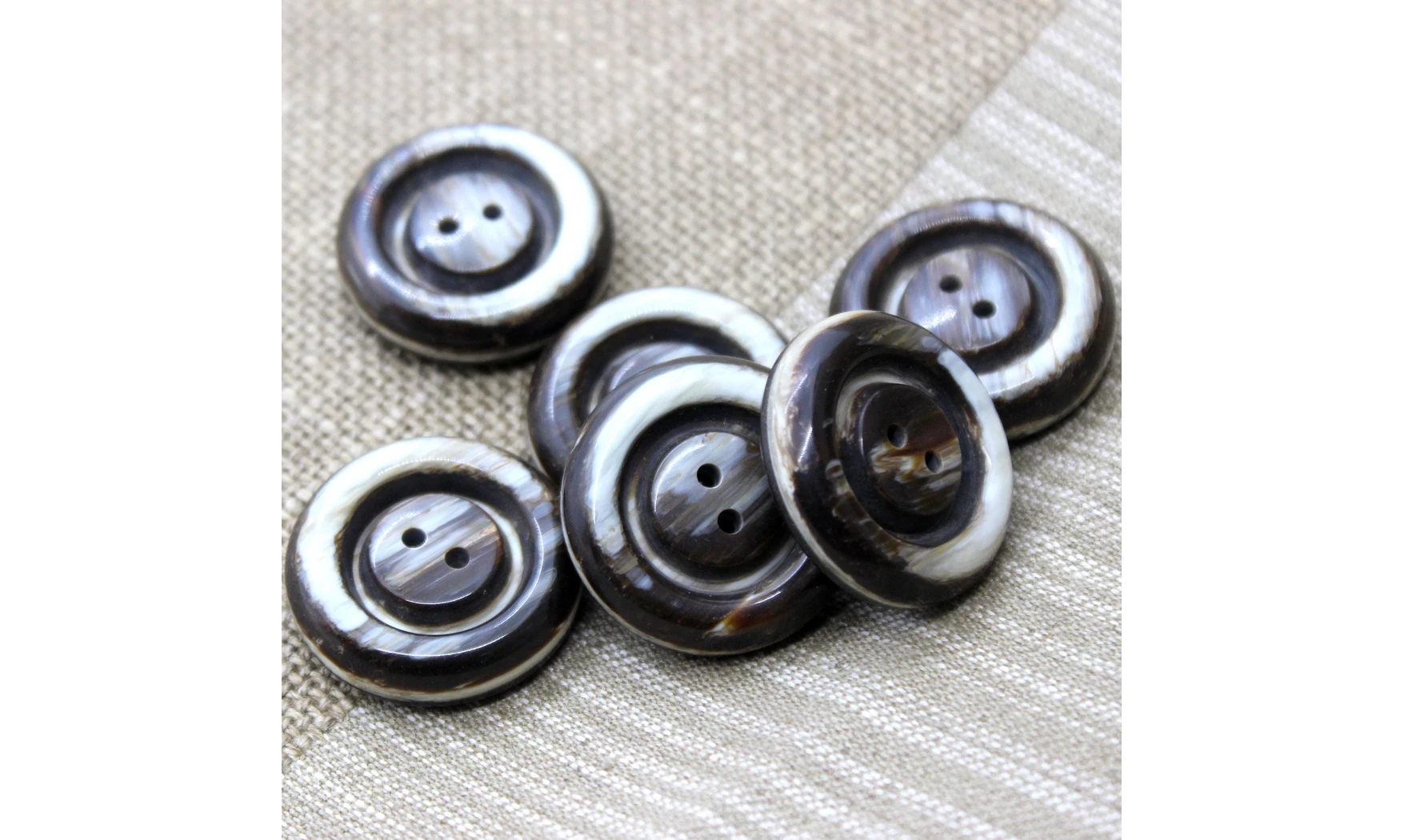 6 boutons / 30MM / Brun