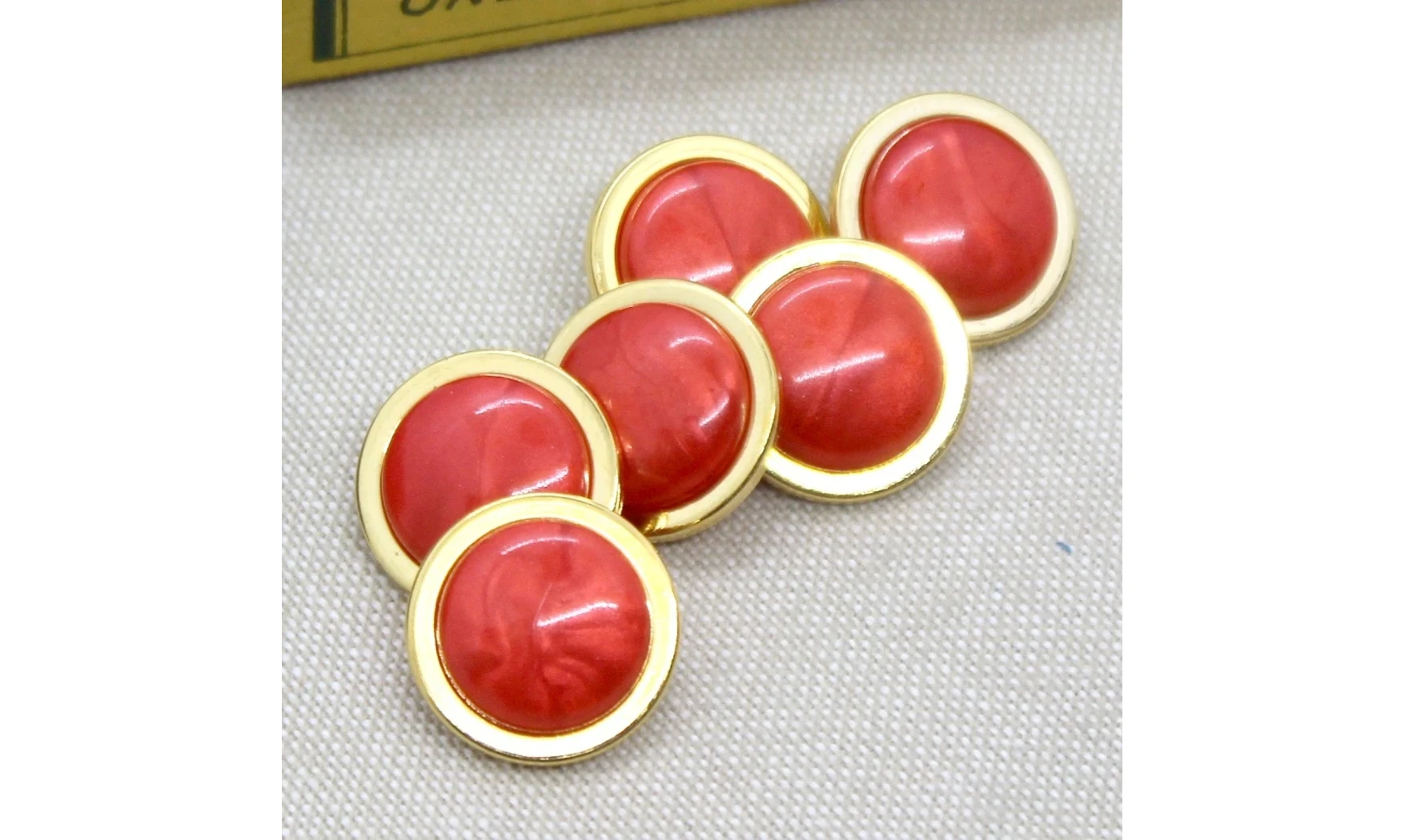 Vintage Button 383B