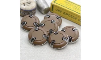 6 boutons / 25MM / Brun