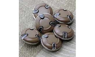 6 boutons / 25MM / Brun