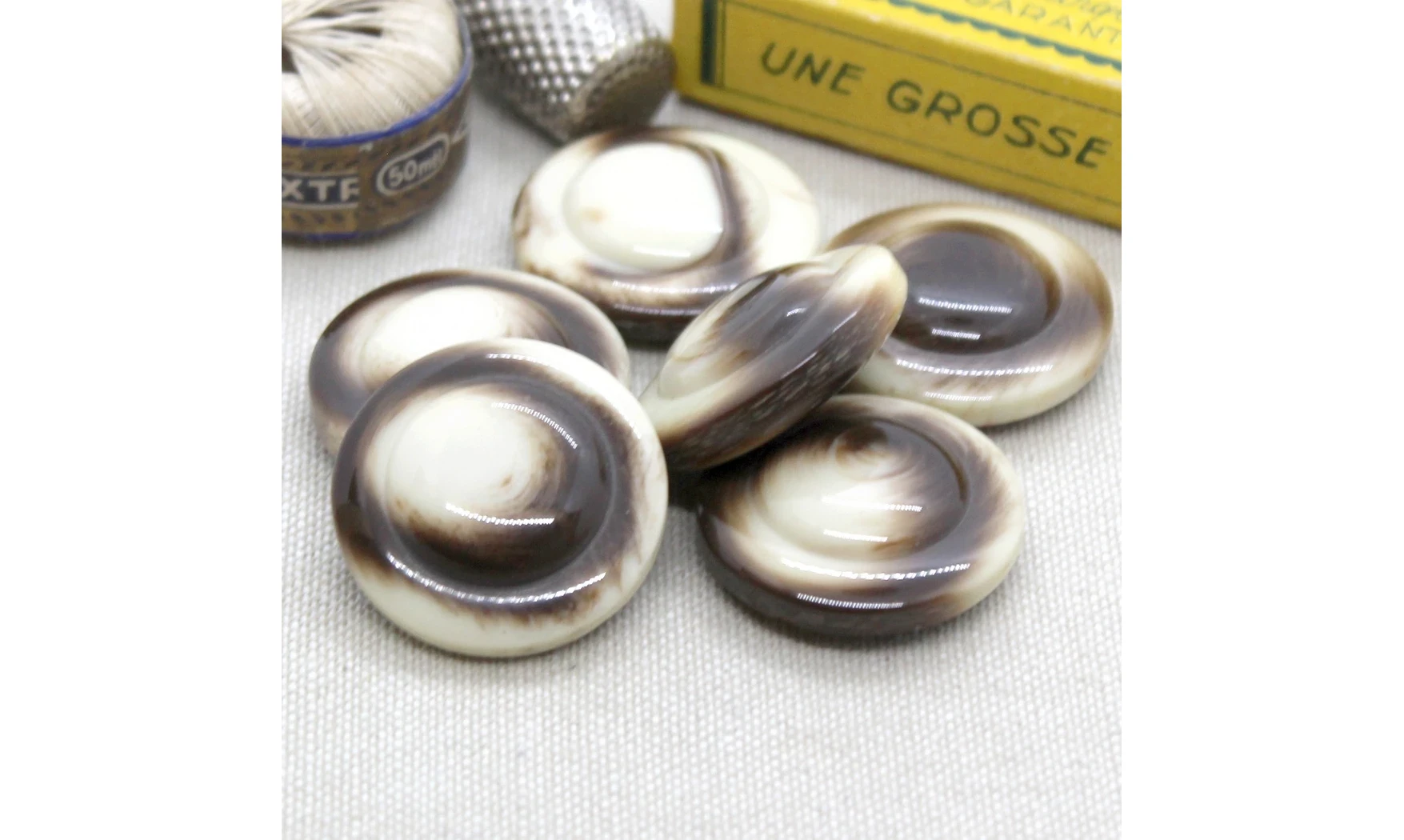 Vintage Button 182B-2