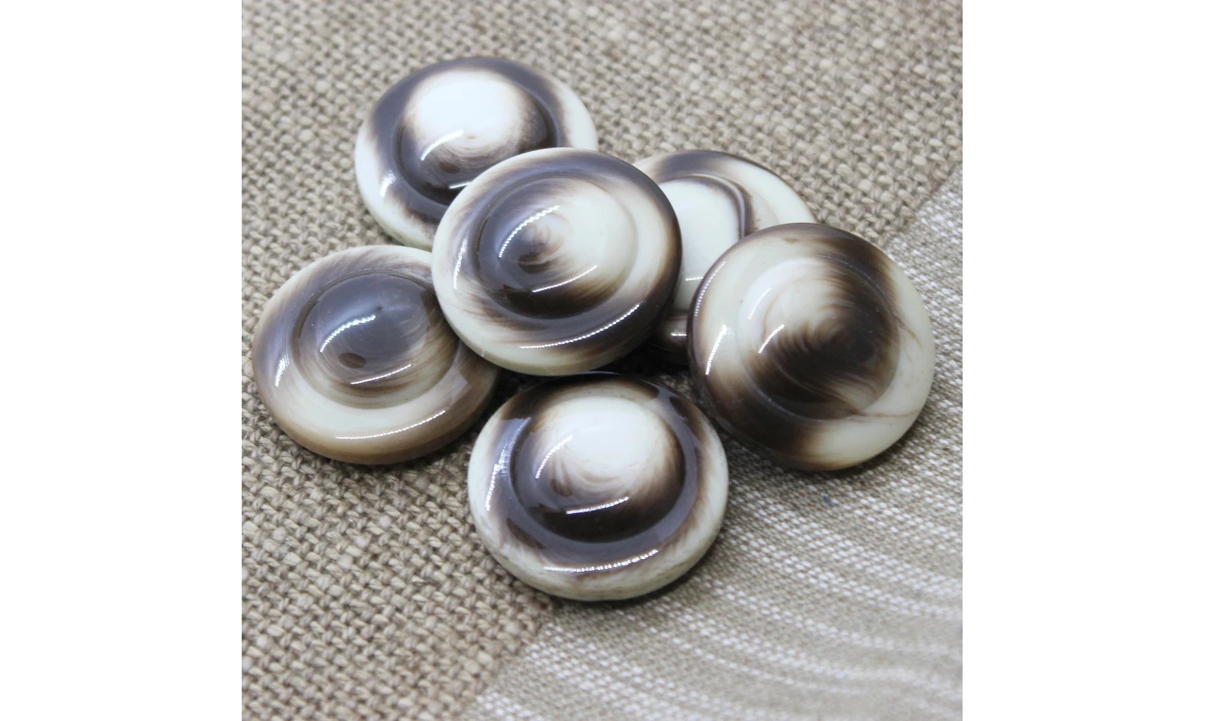 Vintage Button 182B-2