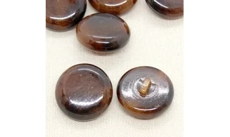Vintage button 066A