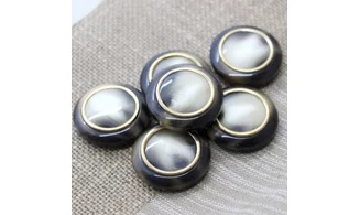 Vintage Button 532B