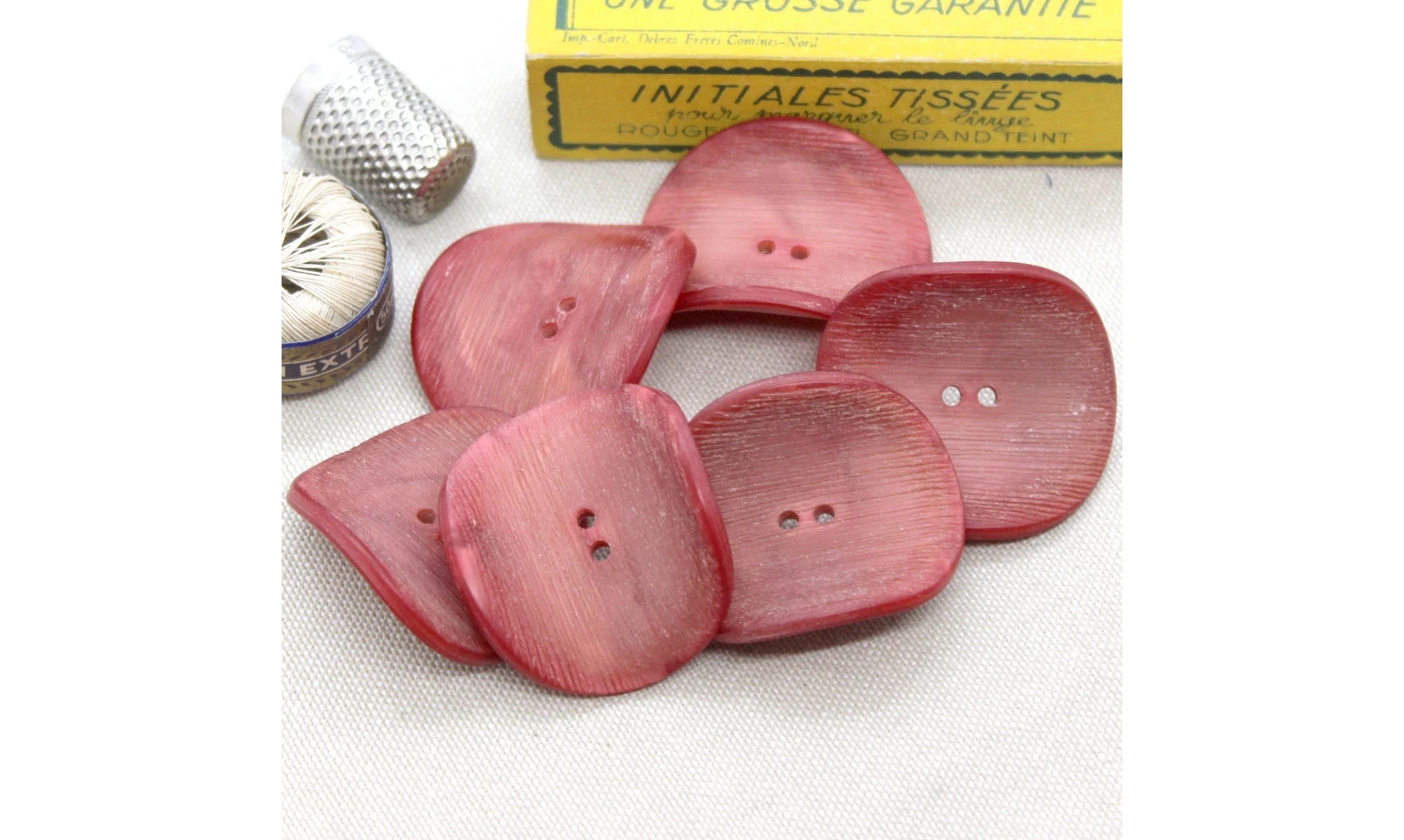 6 boutons / 38MM / Rouge "Chips"