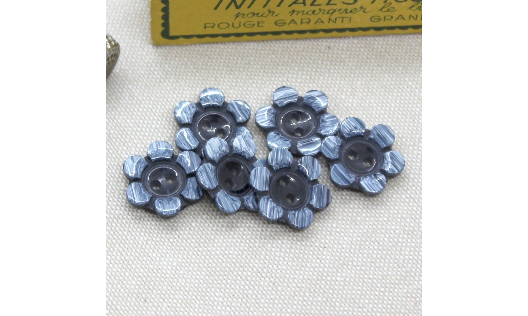 Vintage Button 451B