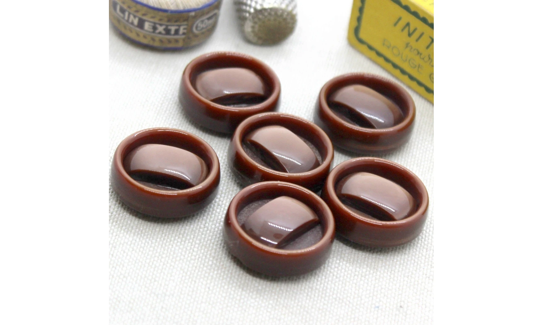 Boutons VINTAGE / 22,5MM / Marron