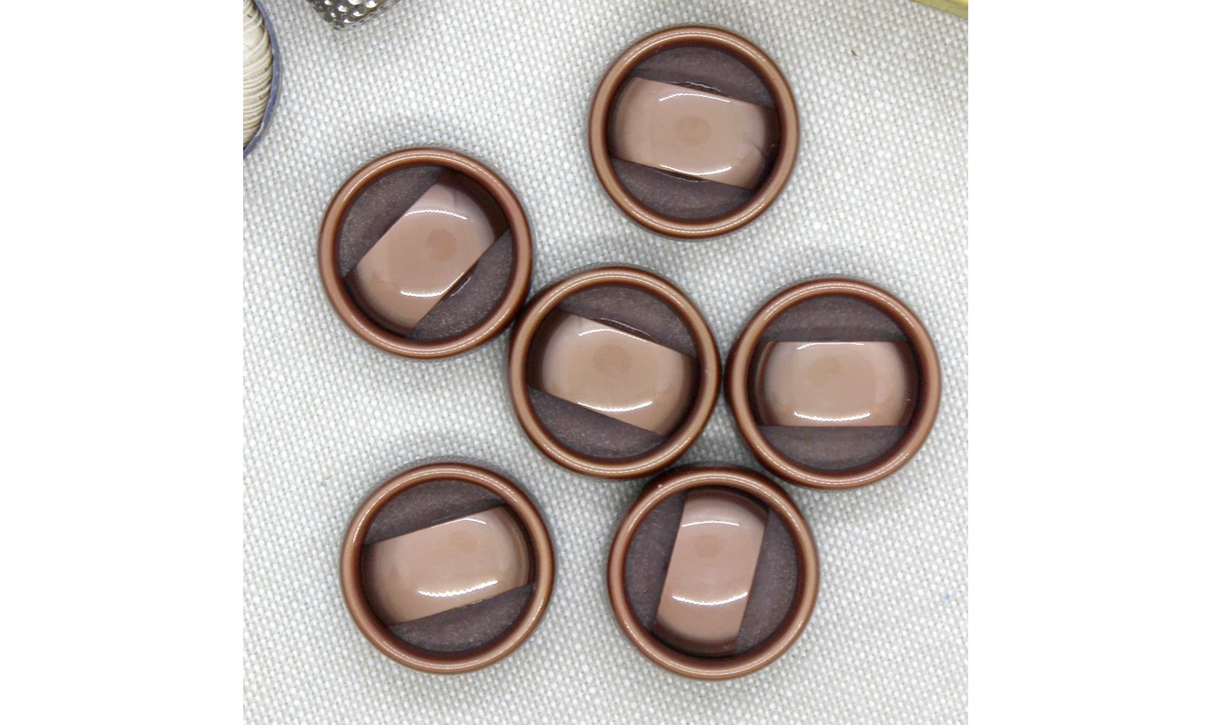 Boutons VINTAGE / 22,5MM / Marron