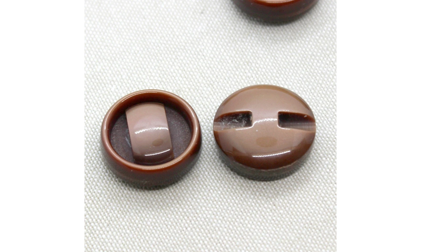 Boutons VINTAGE / 22,5MM / Marron
