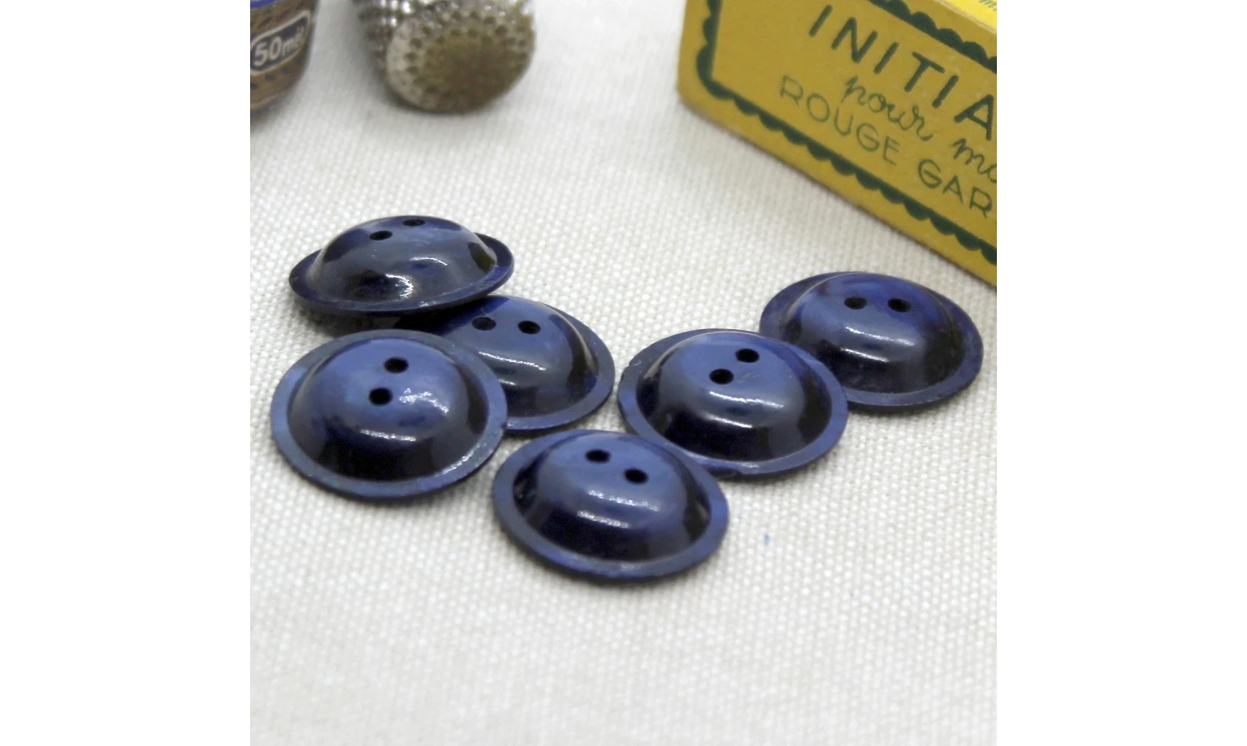 Vintage Button 508B