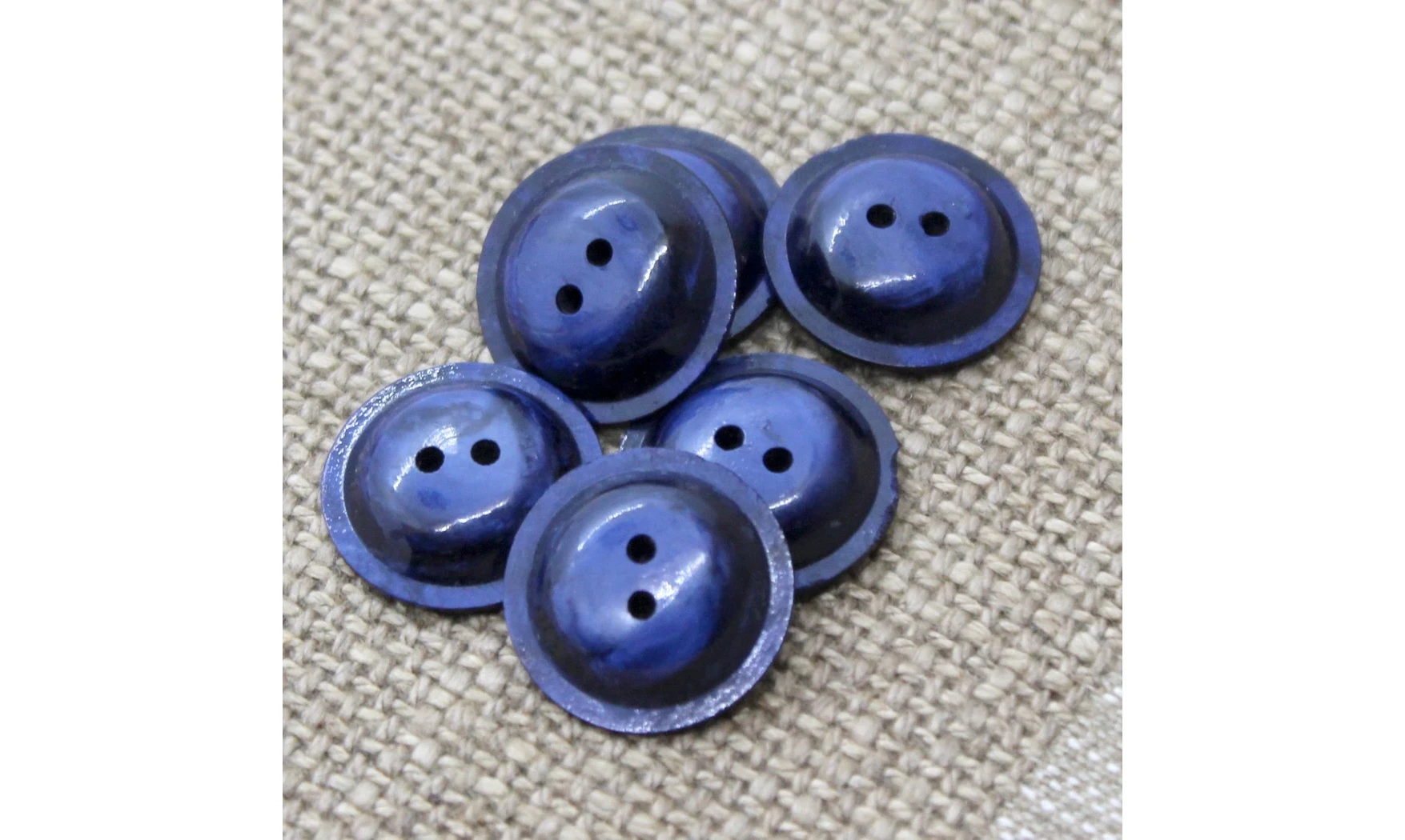 Vintage Button 508B