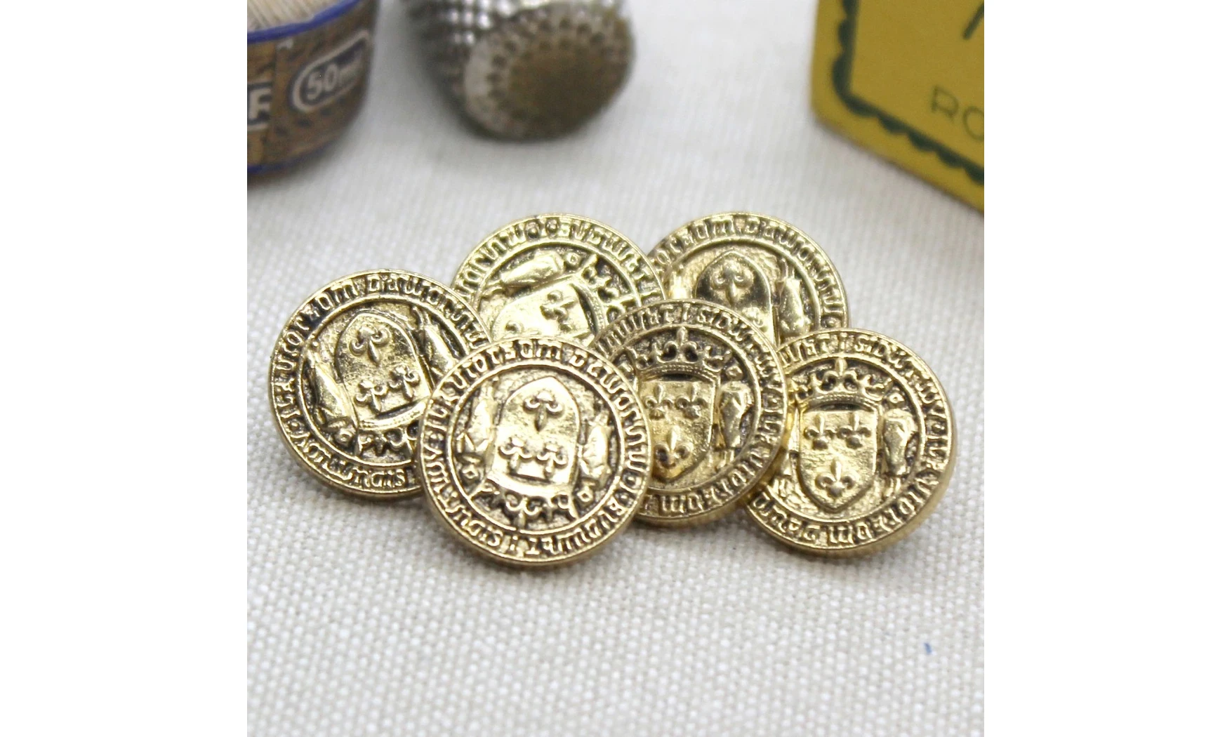 Vintage Button 468B