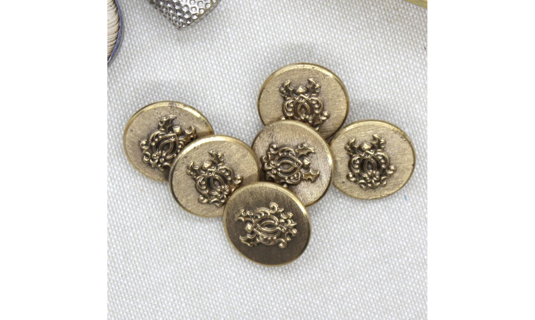 Vintage Button 476B