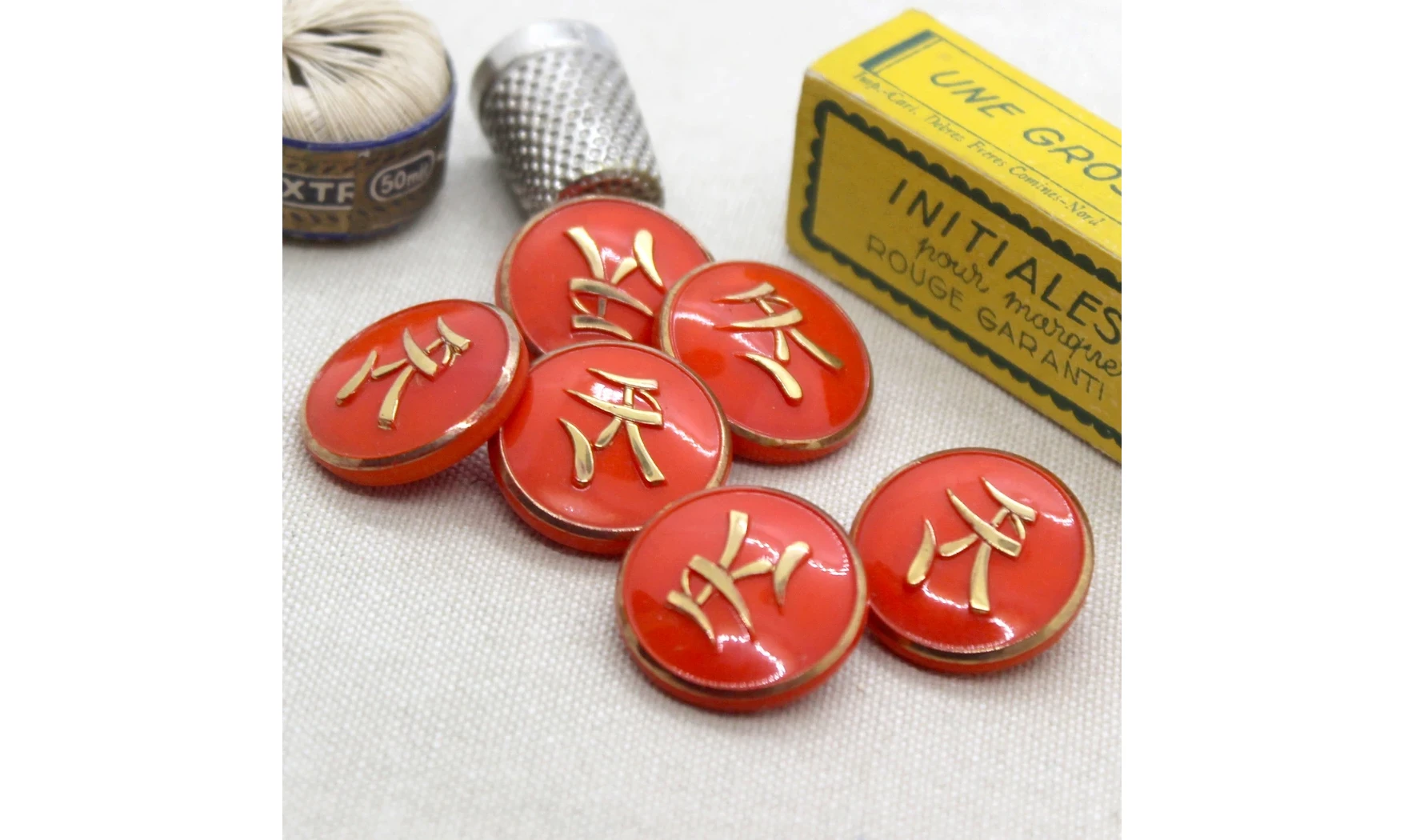 6 boutons / 22MM /Verre Rouge "Mandarin"
