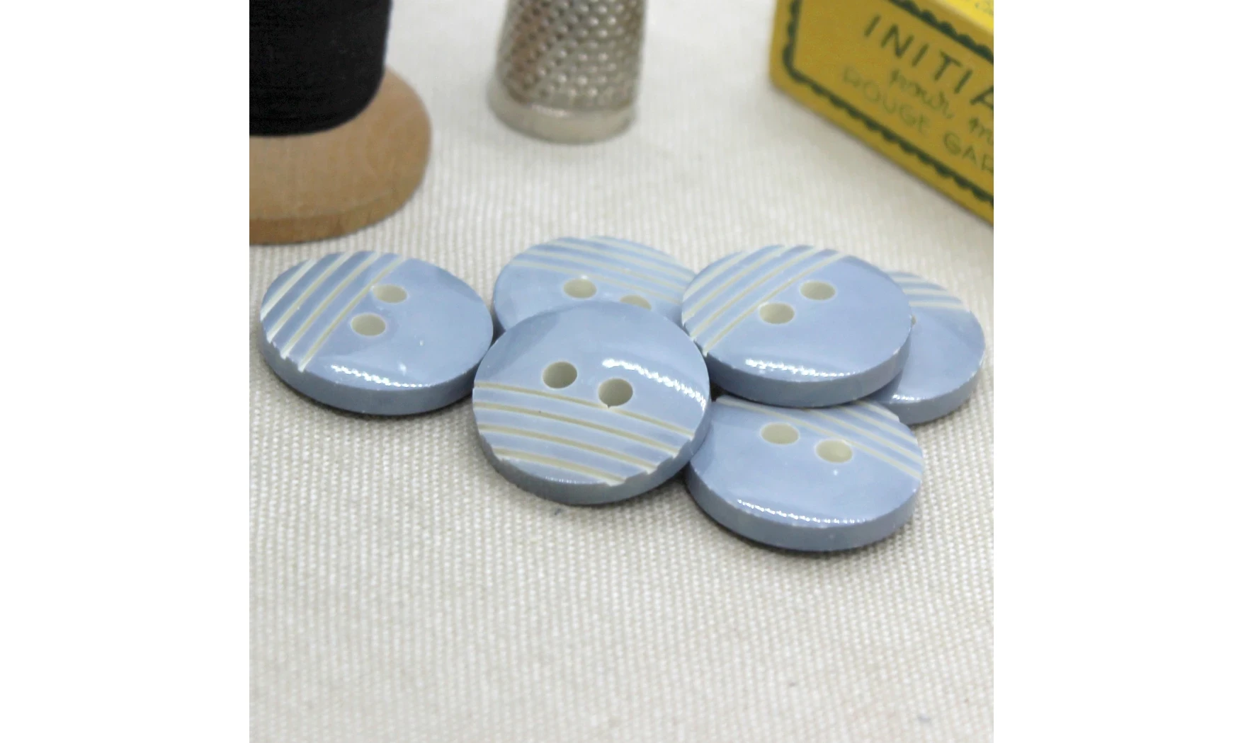 Vintage Button 486B