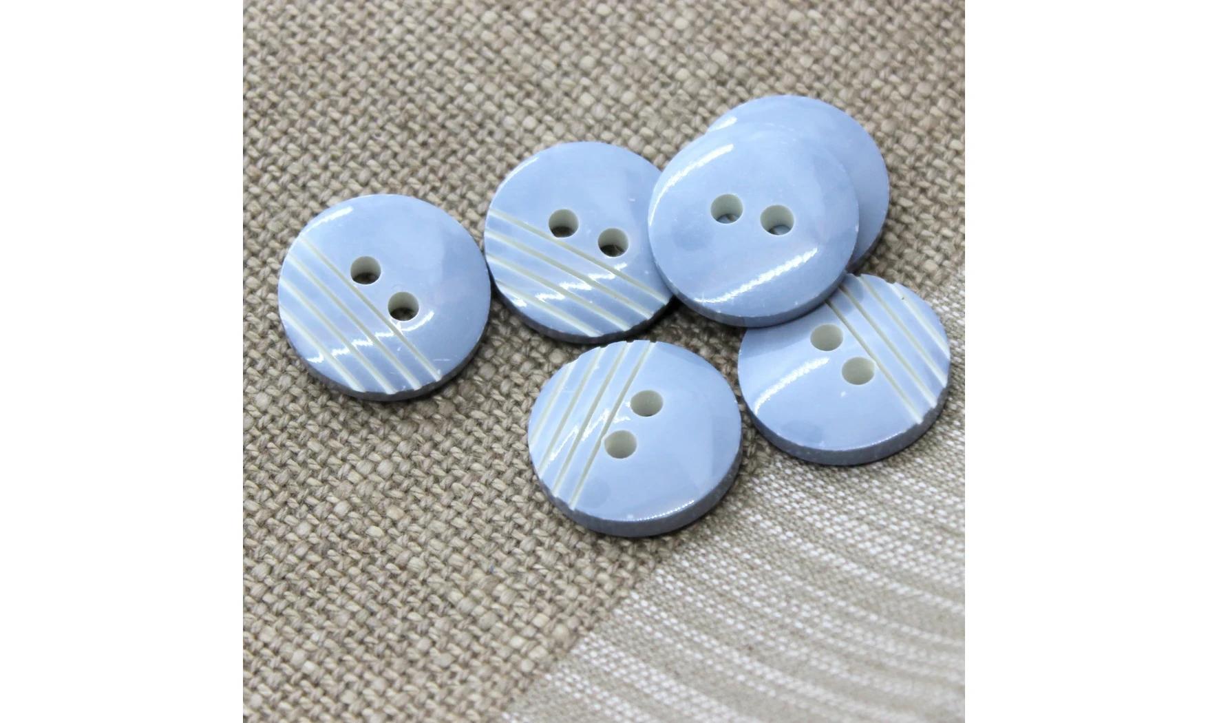 Vintage Button 486B
