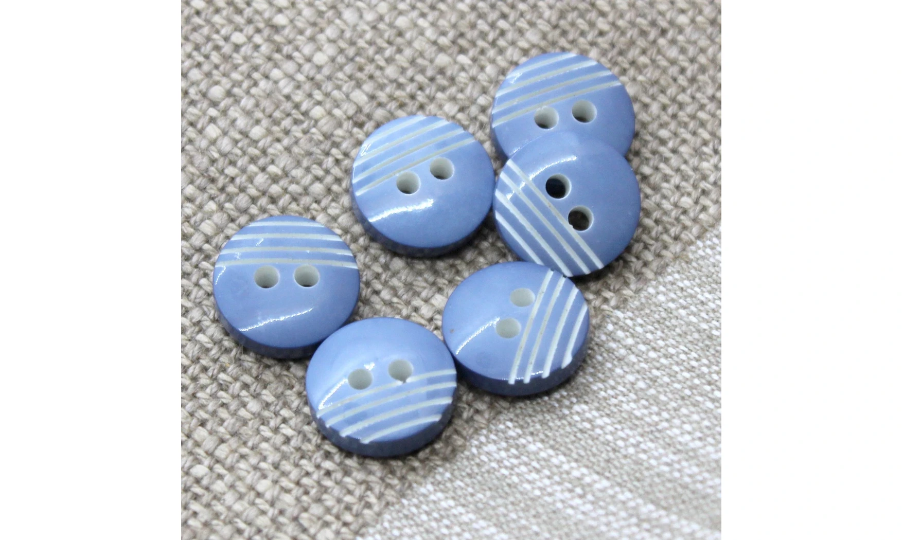 Vintage Button 487B