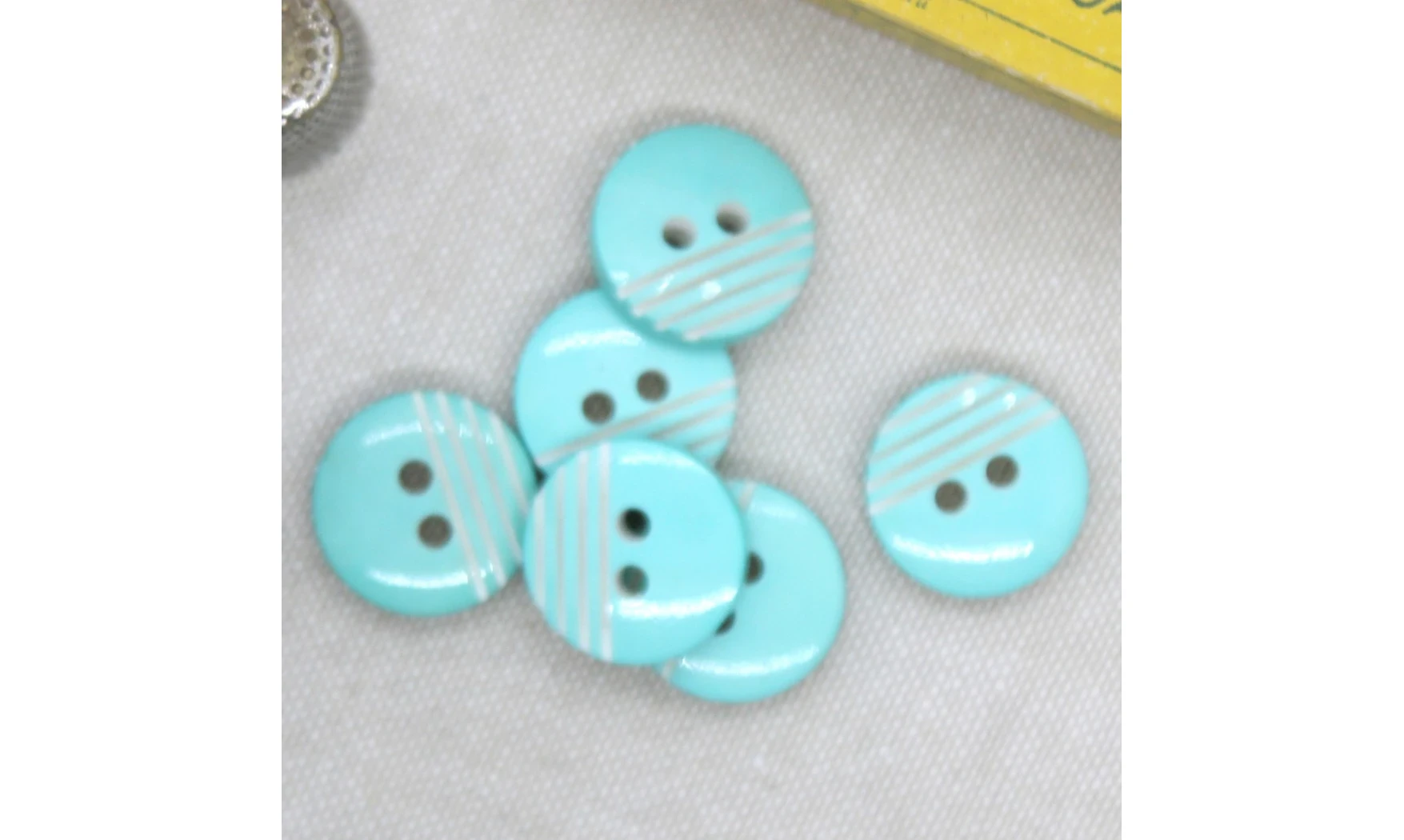 Vintage Button 488B