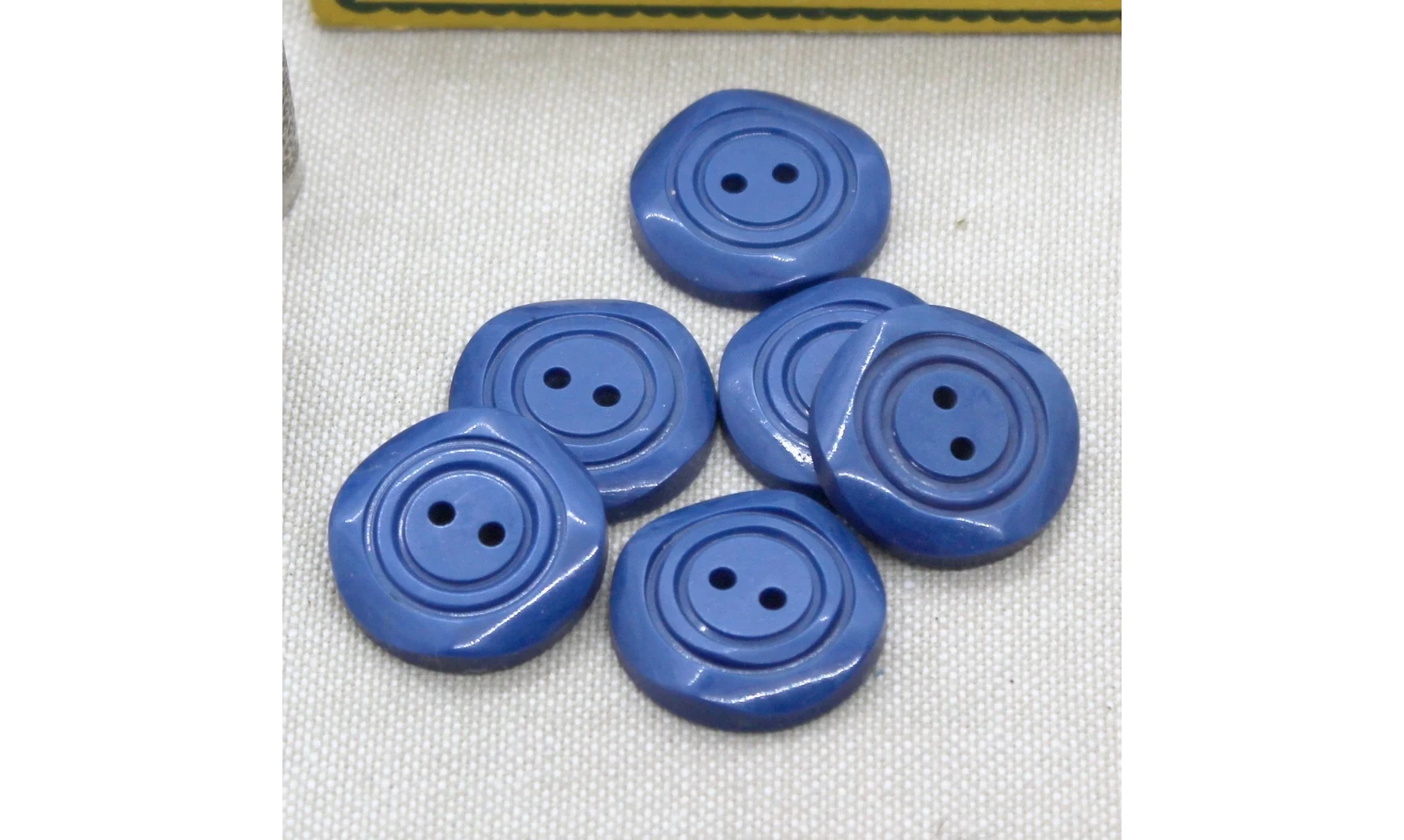 Vintage Button 500B