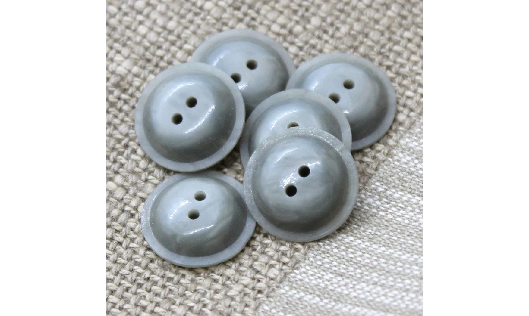 Vintage Button 512B