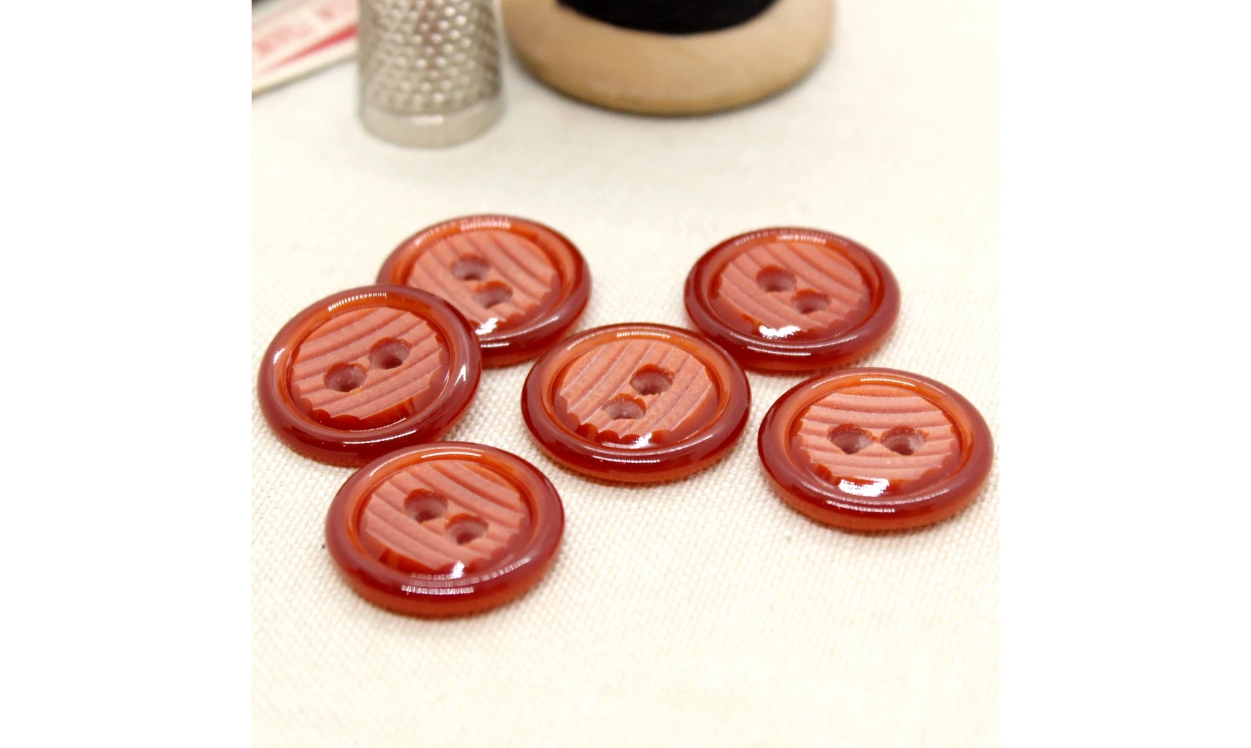 Bouton VINTAGE ROUGE / par 6 / 22MM