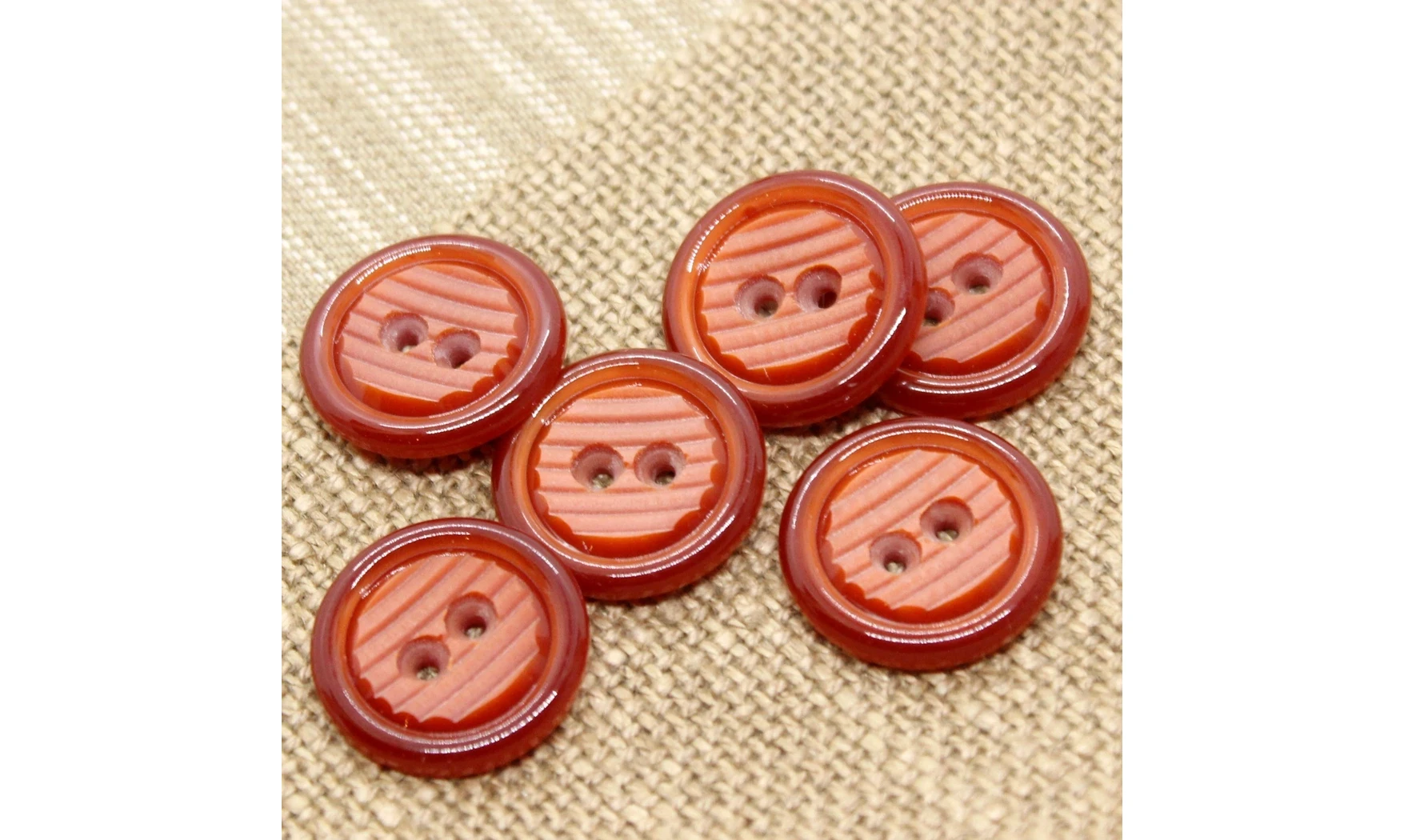 Bouton VINTAGE ROUGE / par 6 / 22MM