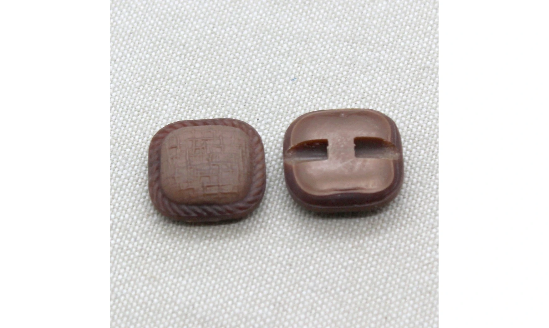 6 boutons / 19MM / Brun "Coussin carré"